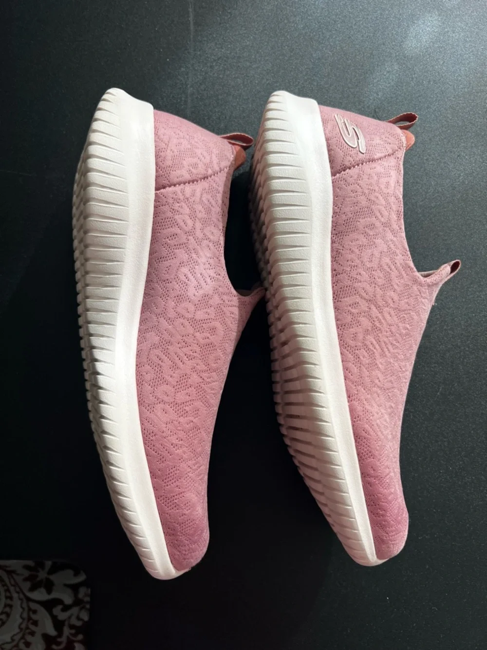 Skechers Women's Slip-On Sneakers in Dusty Rose Pink 8.5 - Picture 4 of 7
